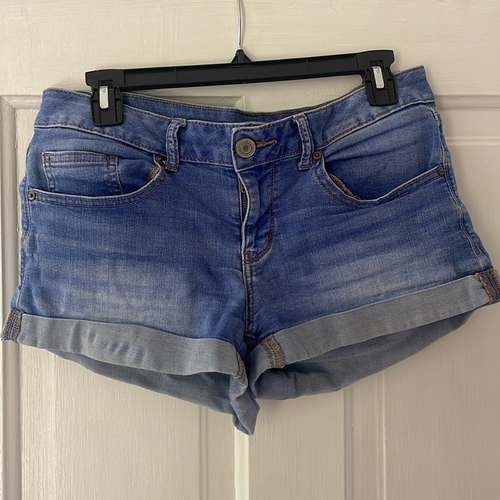 So shortie jean shorts